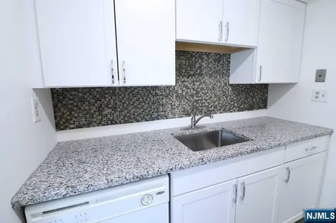 1600 Center Avenue Fort Lee NJ 07024