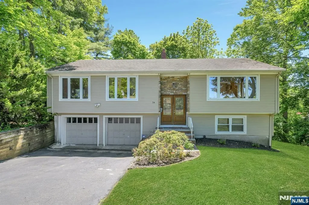 34 Bear Brook Lane Livingston NJ 07039
