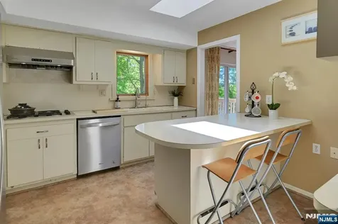 34 Bear Brook Lane Livingston NJ 07039