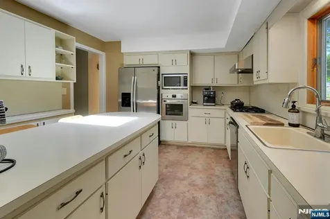 34 Bear Brook Lane Livingston NJ 07039