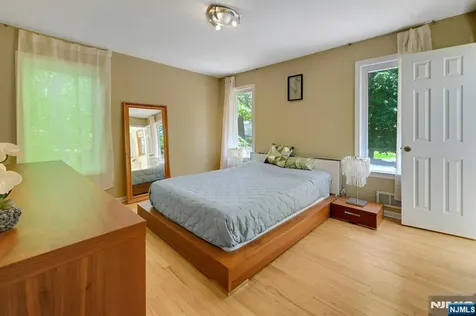 34 Bear Brook Lane Livingston NJ 07039