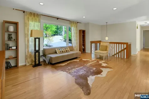 34 Bear Brook Lane Livingston NJ 07039