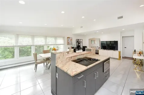 39-22 Vanore Drive Fair Lawn NJ 07410