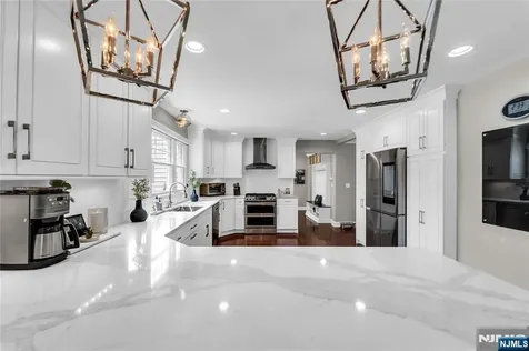 11 Amelia Drive Old Tappan NJ 07675
