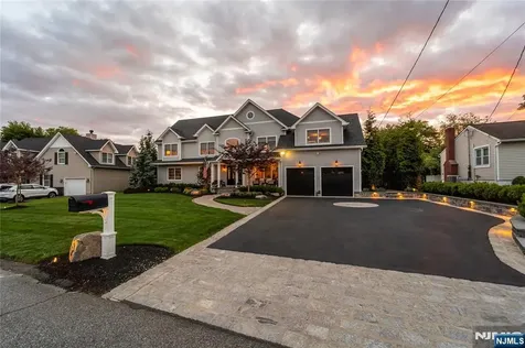 11 Amelia Drive Old Tappan NJ 07675