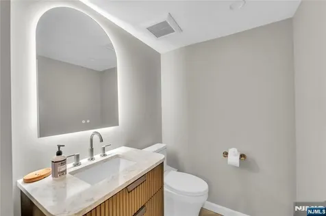 11 Amelia Drive Old Tappan NJ 07675