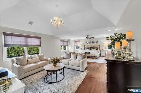 11 Amelia Drive Old Tappan NJ 07675