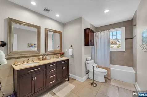 11 Amelia Drive Old Tappan NJ 07675