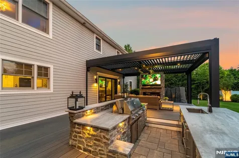 11 Amelia Drive Old Tappan NJ 07675