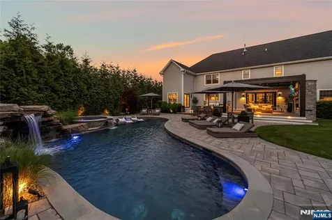 11 Amelia Drive Old Tappan NJ 07675