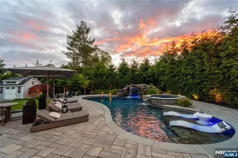 11 Amelia Drive Old Tappan NJ 07675