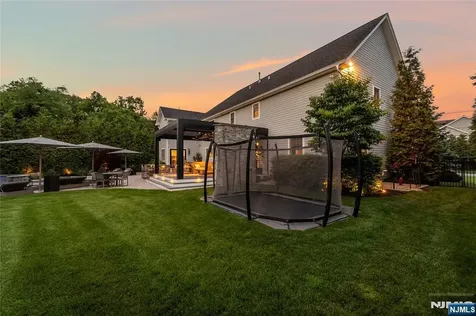 11 Amelia Drive Old Tappan NJ 07675