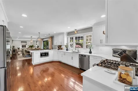 11 Amelia Drive Old Tappan NJ 07675