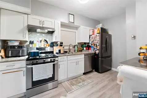 132 Jerome Place Bloomfield NJ 07003