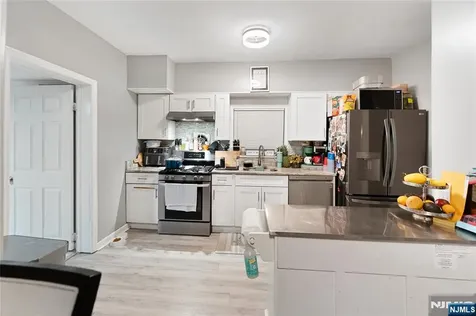 132 Jerome Place Bloomfield NJ 07003