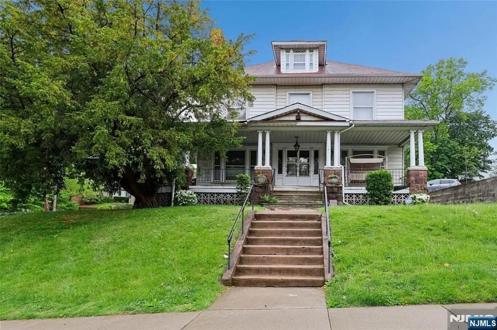 139 Aycrigg Avenue Passaic NJ 07055