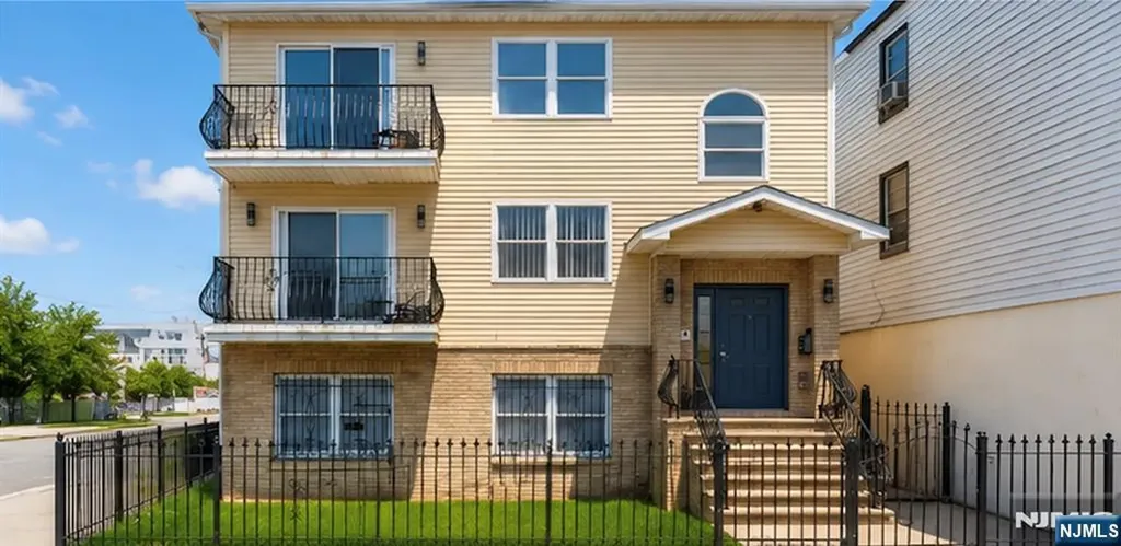 272-274 Orange Street Newark NJ 07103