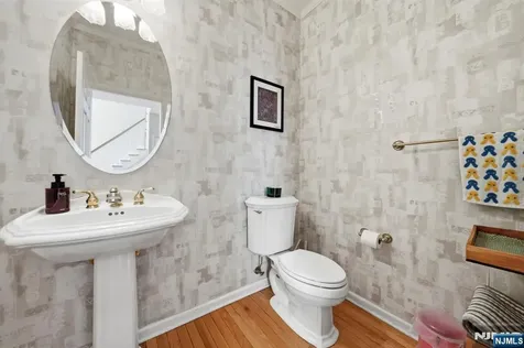 5 Pheasant Run Old Tappan NJ 07675