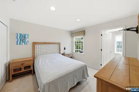 5 Pheasant Run Old Tappan NJ 07675