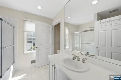 5 Pheasant Run Old Tappan NJ 07675