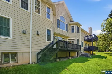 5 Pheasant Run Old Tappan NJ 07675