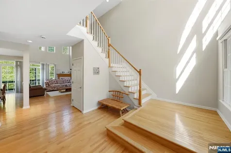 5 Pheasant Run Old Tappan NJ 07675