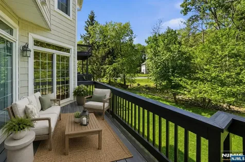 5 Pheasant Run Old Tappan NJ 07675