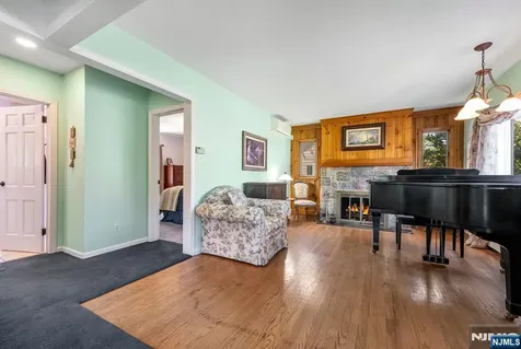 40 Walray Avenue North Haledon NJ 07508