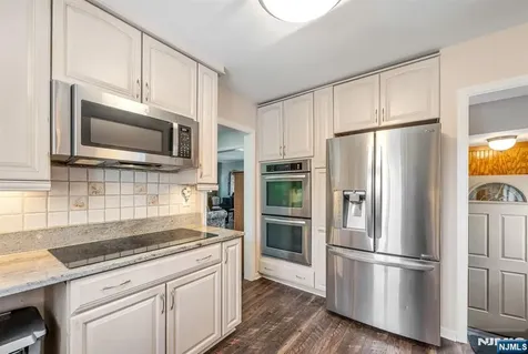 40 Walray Avenue North Haledon NJ 07508