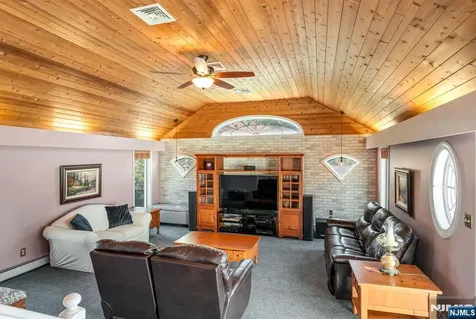 40 Walray Avenue North Haledon NJ 07508
