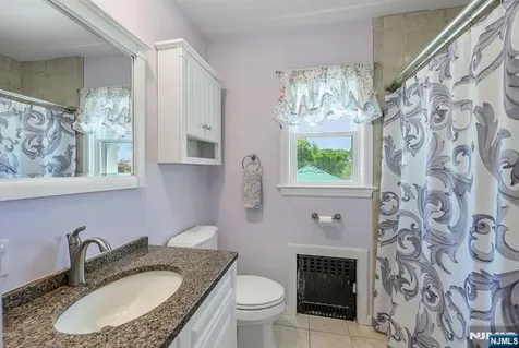 40 Walray Avenue North Haledon NJ 07508