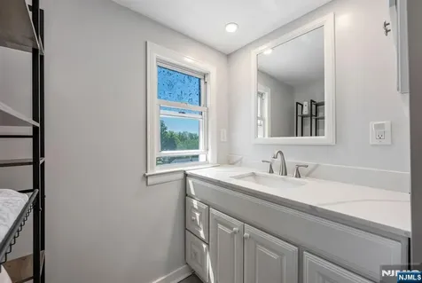 40 Walray Avenue North Haledon NJ 07508