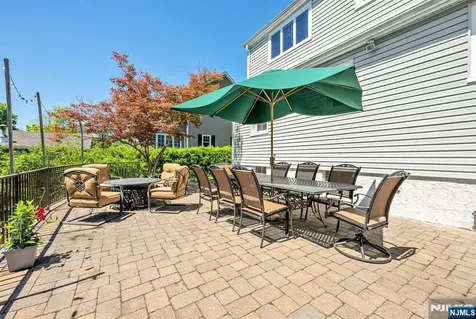 40 Walray Avenue North Haledon NJ 07508