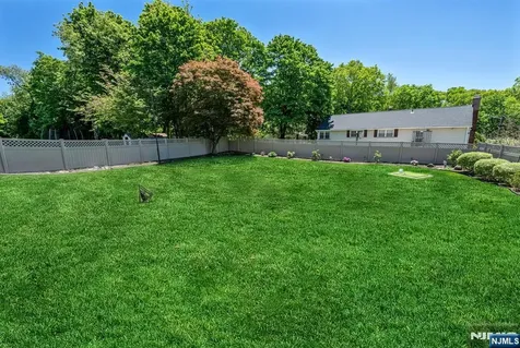 40 Walray Avenue North Haledon NJ 07508
