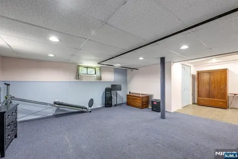 40 Walray Avenue North Haledon NJ 07508