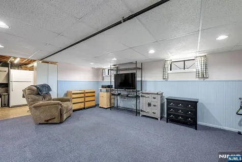 40 Walray Avenue North Haledon NJ 07508