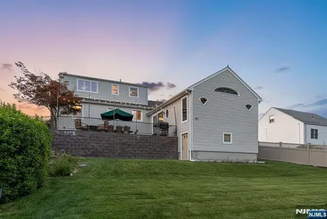 40 Walray Avenue North Haledon NJ 07508