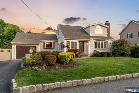 40 Walray Avenue North Haledon NJ 07508