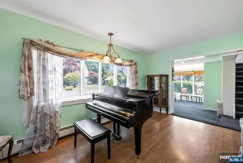 40 Walray Avenue North Haledon NJ 07508