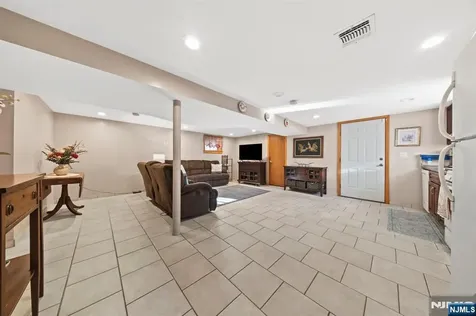 123 Ilford Avenue North Arlington NJ 07031