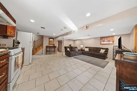 123 Ilford Avenue North Arlington NJ 07031