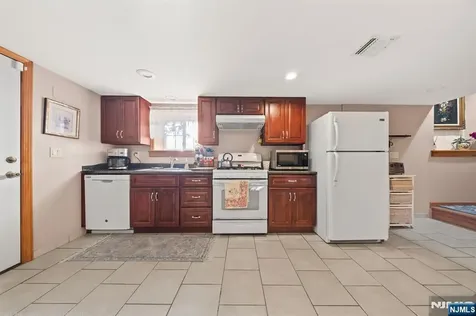 123 Ilford Avenue North Arlington NJ 07031
