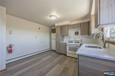 88 Maple Avenue Woodland Park NJ 07424
