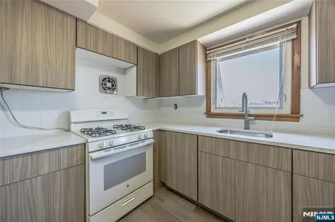 88 Maple Avenue Woodland Park NJ 07424