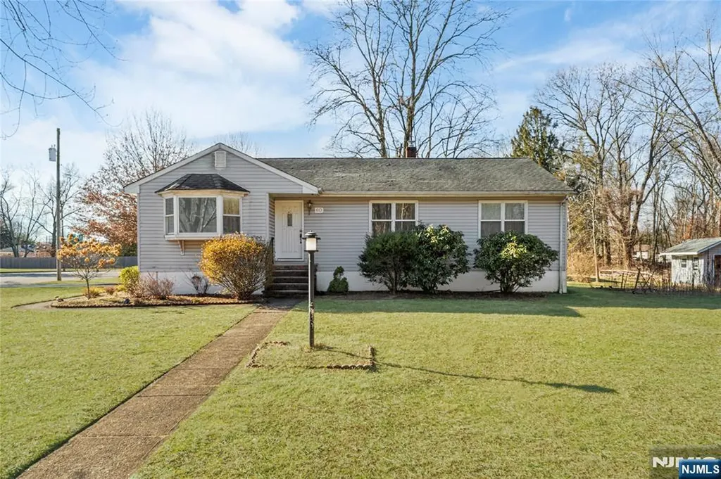 60 White Oak Road Par-troy Hills Twp. NJ 07054