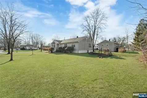 60 White Oak Road Par-troy Hills Twp. NJ 07054