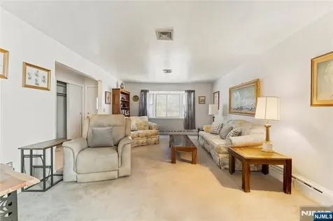 60 White Oak Road Par-troy Hills Twp. NJ 07054