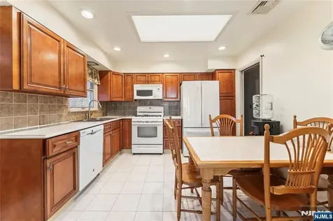 60 White Oak Road Par-troy Hills Twp. NJ 07054