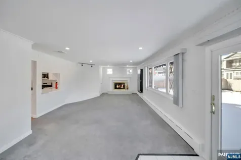 231 Hillside Avenue Paramus NJ 07652