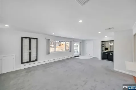 231 Hillside Avenue Paramus NJ 07652